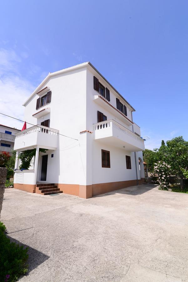מאלי לוסיניי Apartments Ana מראה חיצוני תמונה