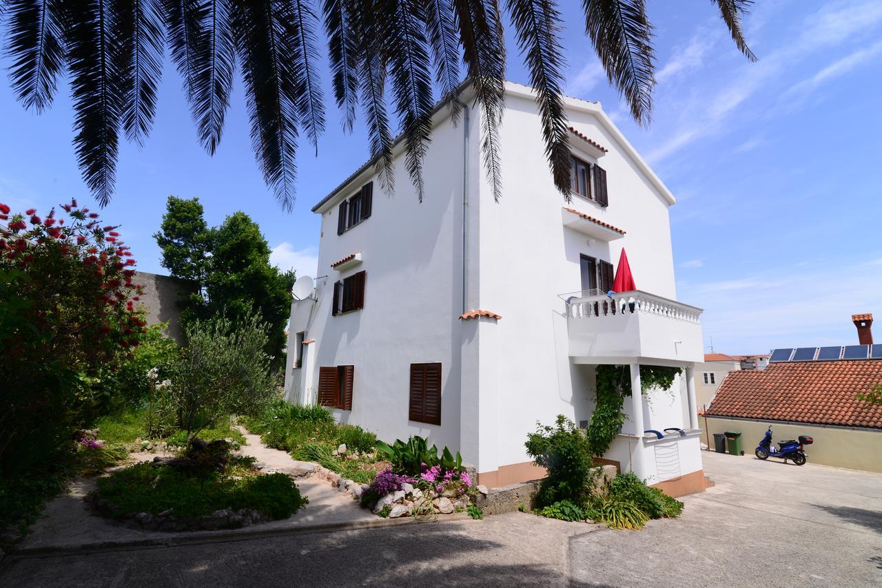 מאלי לוסיניי Apartments Ana מראה חיצוני תמונה